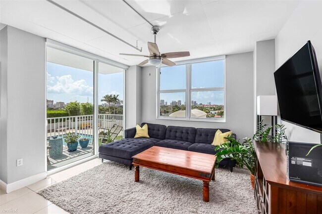Foto del edificio - 2 br, 2 bath Condo - 3180 SW 22nd St Apt 601