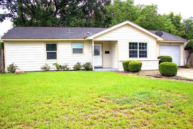 Building Photo - 1318 Bayswater Dr