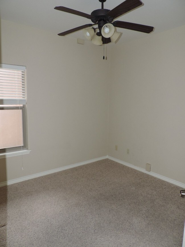 Foto del edificio - 9809 Sterling Loop