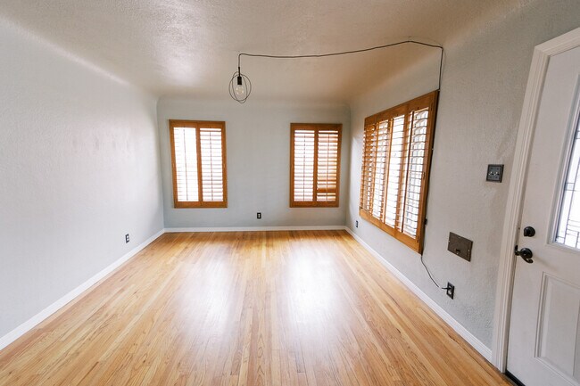 Foto del edificio - 5113 Raymond Jays Rd