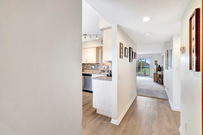 Foto del edificio - 14376 Amberly Ln