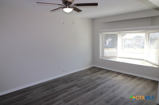 Building Photo - 906 S 23rd St