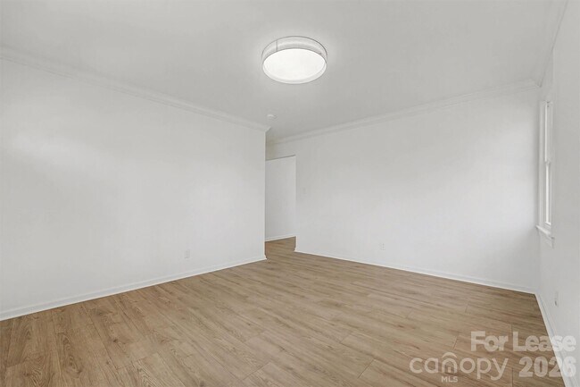 Building Photo - 357 Barnes St