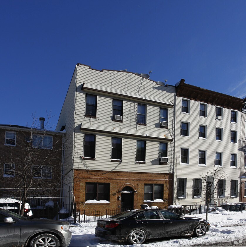 Primary Photo - 241 Irving Ave