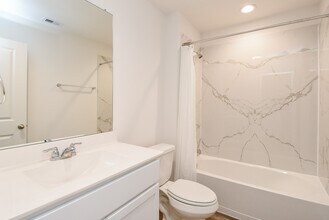 Building Photo - 2827 Bur Lndg Ln