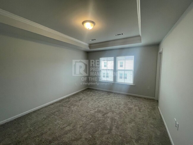 Foto del edificio - Brand New 3bd/2.5BA END UNIT townhome in F...