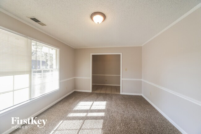 Building Photo - 6704 Amersham Dr