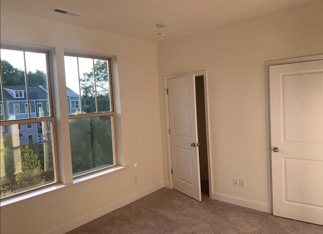 Building Photo - 120 Judson Ave