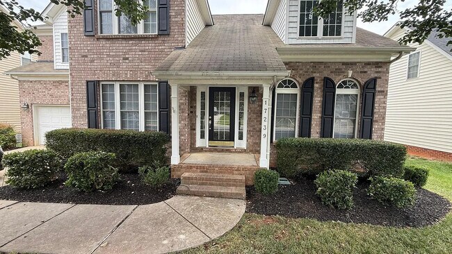 Foto del edificio - 17239 Knoxwood Dr