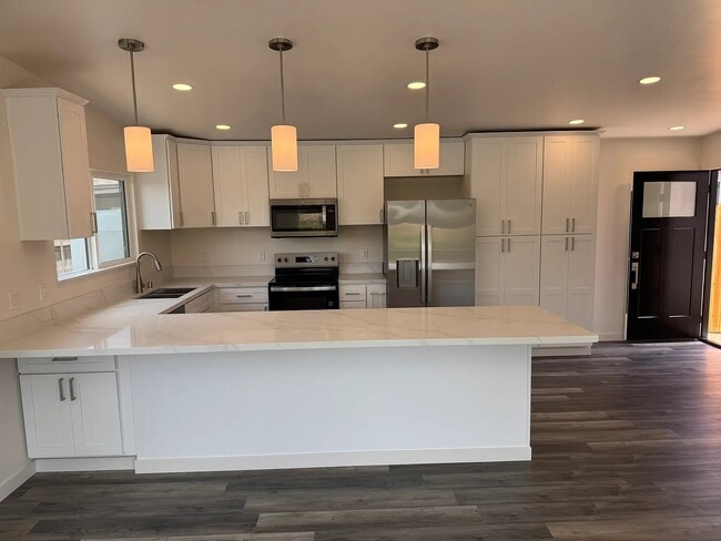 Building Photo - 5353 Hatteras Ave