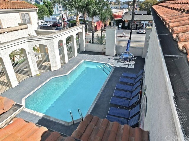 Building Photo - 3605 E Anaheim St