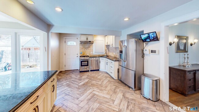 Foto del edificio - 1768 Ella T Grasso Blvd