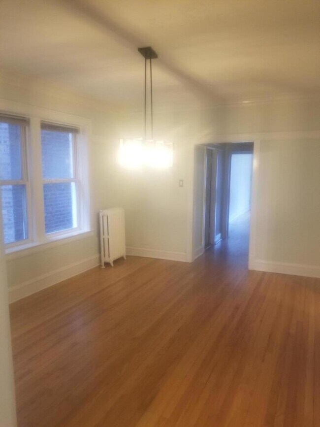 Building Photo - 3528 N Bosworth Ave