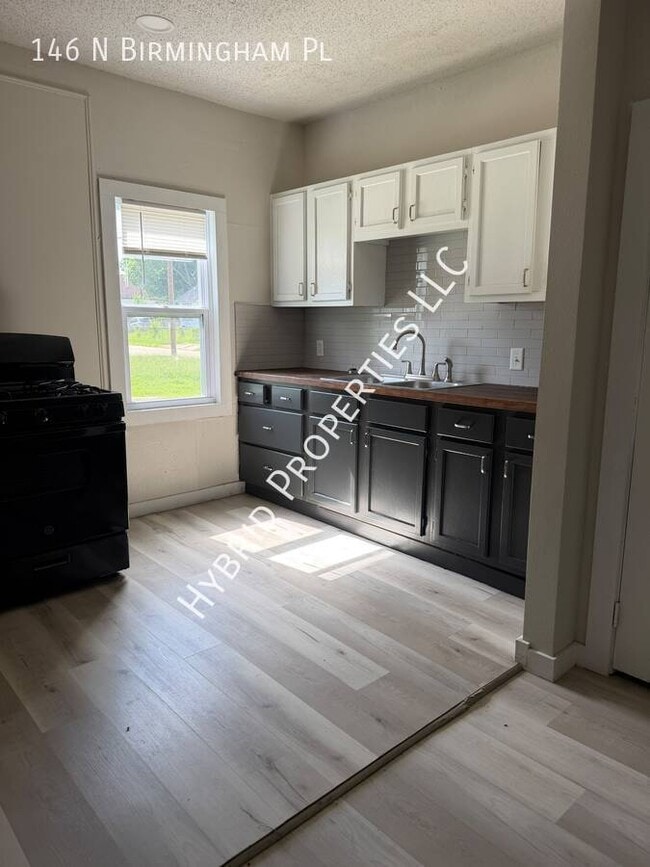 Building Photo - 146 N Birmingham Pl