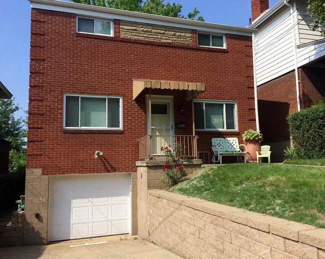 Front View - 3014 Grayson Ave