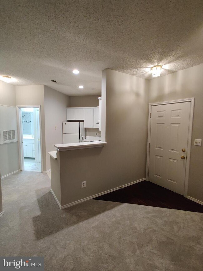 Building Photo - 13058 Autumn Woods Way