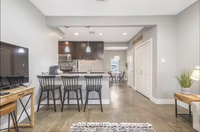 Foto del edificio - FULLY FURNISHED RENTAL AVAILABLE IN LAFAYETTE!