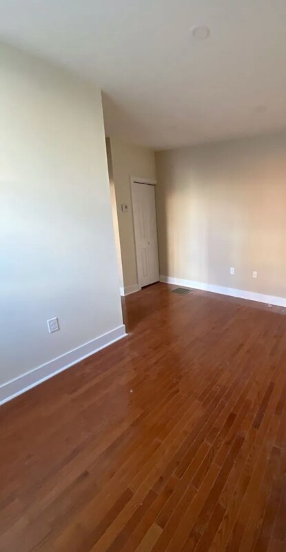 Foto del edificio - 1215 Tasker St