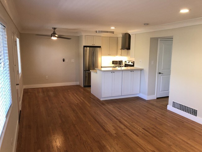 Building Photo - 55 Roque Moraes Dr
