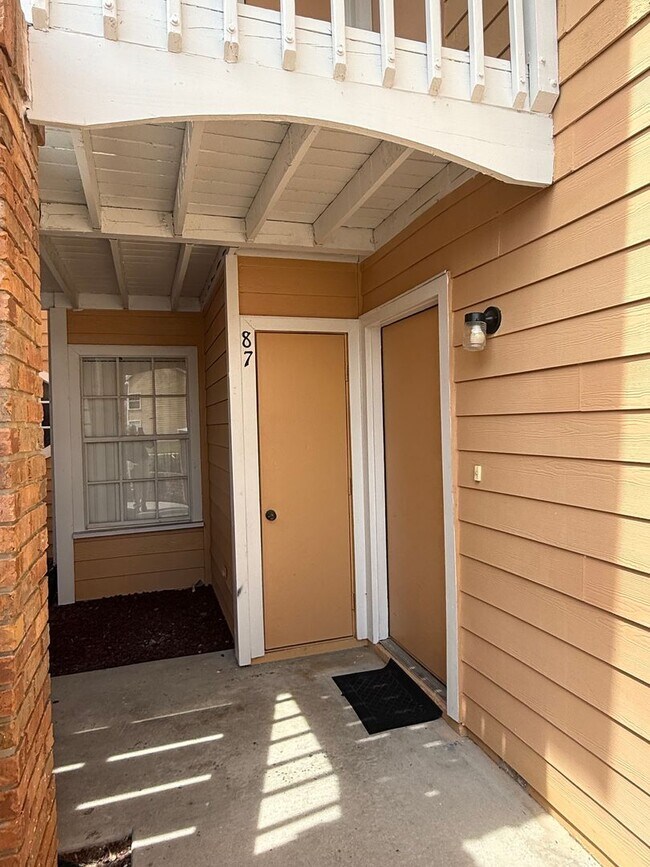 Building Photo - 2482 Sweetwater Club Cir