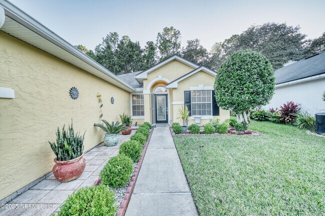 Foto del edificio - 185 Hawthorn Hedge Ln