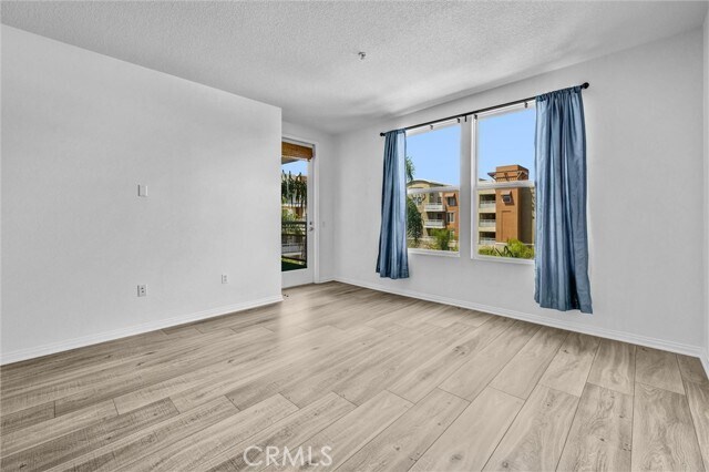 Foto del edificio - 12688 W Chapman Ave