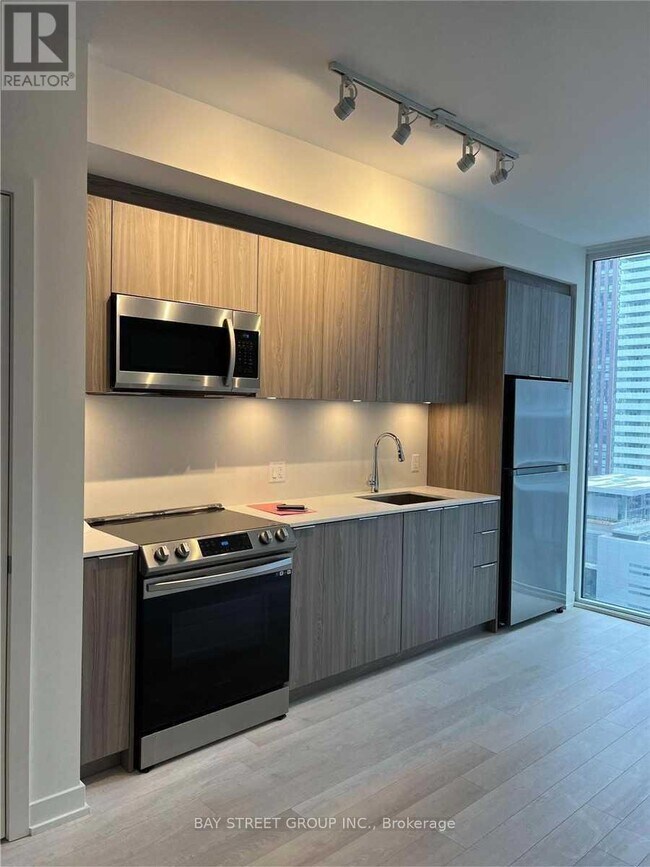 Photo du bâtiment - 357 King St W