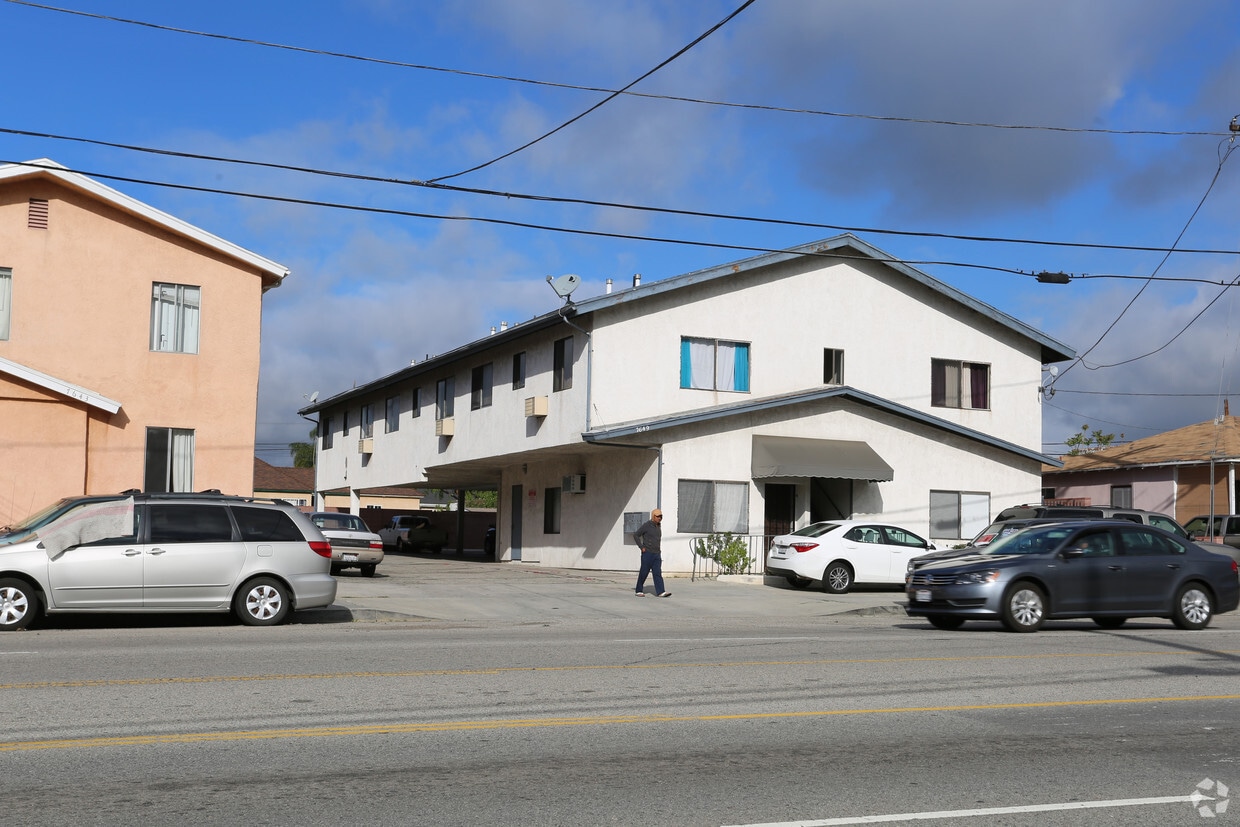 7649 N Hollywood Way, Sun Valley, CA 91352 Apartments in Sun Valley