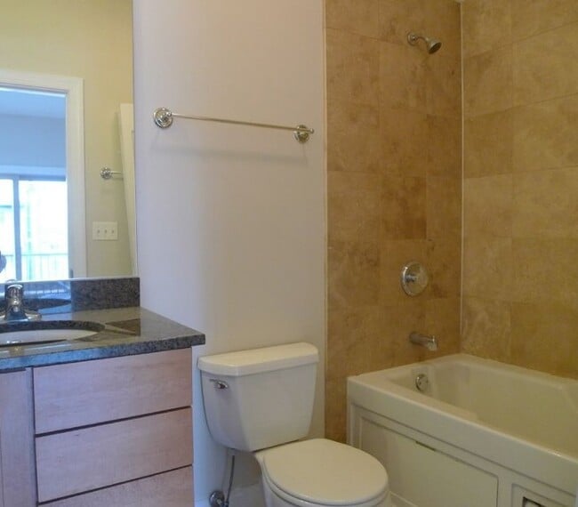 Building Photo - 2335 W Washington Blvd