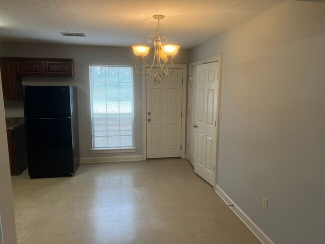 Foto del edificio - 2 Bed 2 Bath Duplex