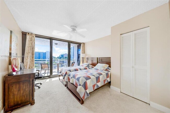 Foto del edificio - 1600 S Ocean Dr