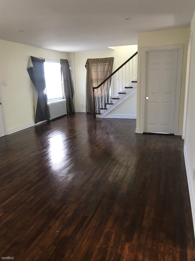 Foto del edificio - 4 br, 1.5 bath House - 121 Frambes Ave