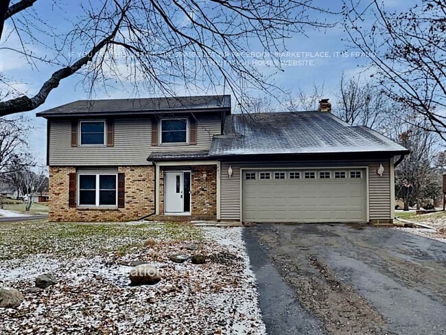 Building Photo - 8800 Hillside Trail S