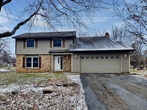 Building Photo - 8800 Hillside Trail S