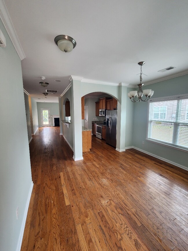 Building Photo - 3639 White Wing Cir