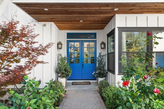 Foto del edificio - 703 E Live Oak St