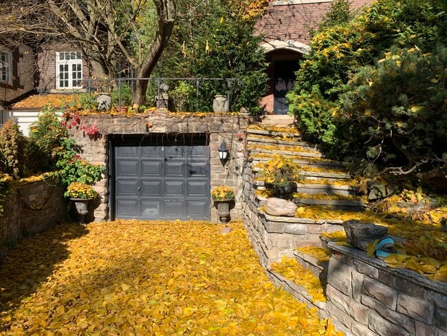 Building Photo - 71 Poplar Plains Cres