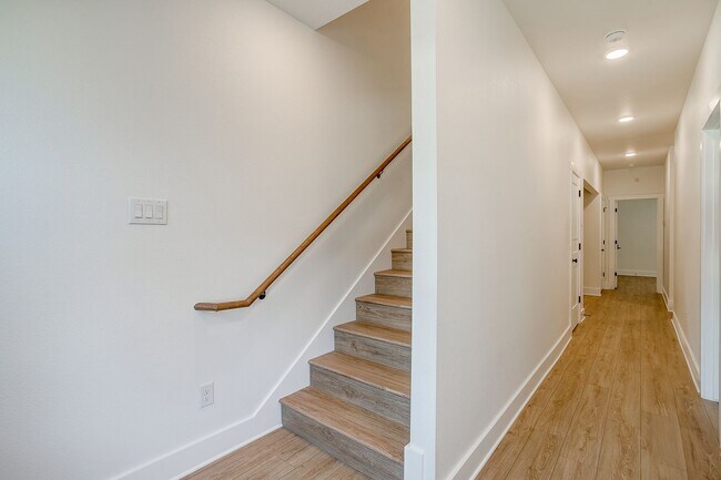 Building Photo - 2345 Benbrook Blvd