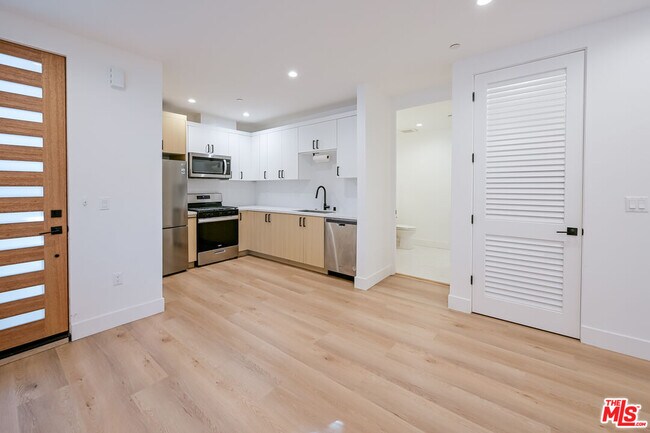 Foto del edificio - 11241 Morrison St