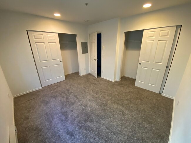 Bedroom - 931 N 86th St