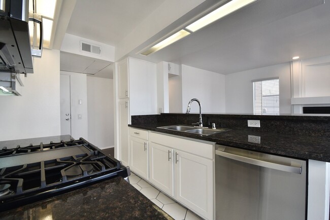 Foto del edificio - 11923 Laurelwood Dr