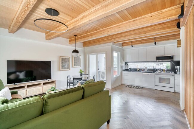 Foto del edificio - 5012-5022-5022 NE 26th Ave