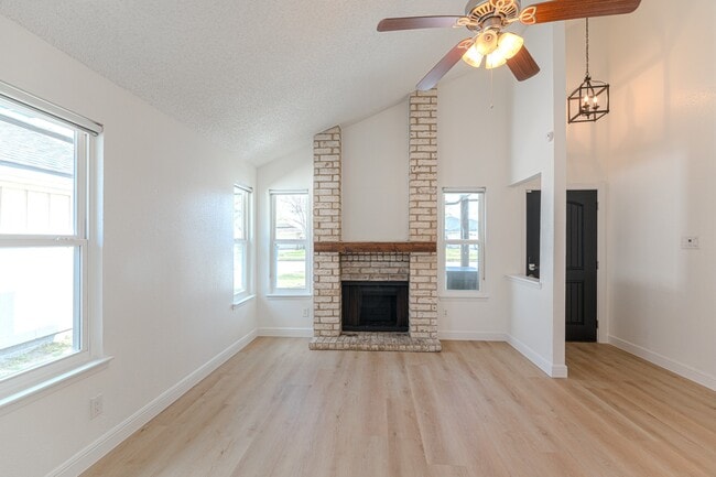 Building Photo - 23225 Prairie Bird Dr