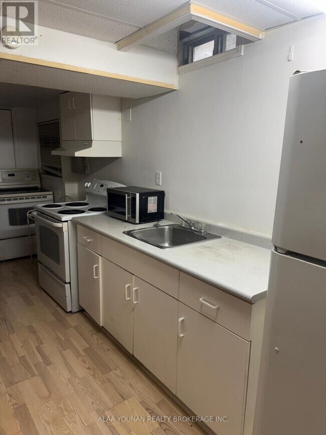 Photo du bâtiment - 62 Weather Vane Ln