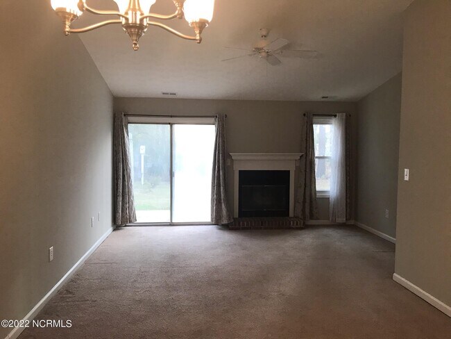 Building Photo - 3811 Galantis Dr