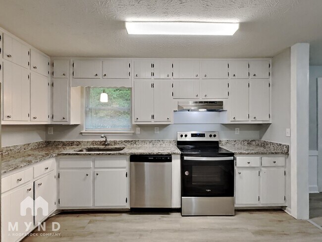 Foto del edificio - 851 Raintree Way SE