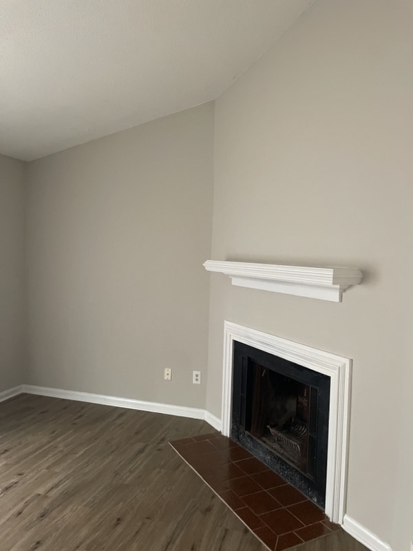Building Photo - 4826 Hollenden Dr