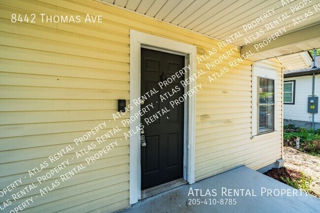 Foto del edificio - 8442 Thomas Ave