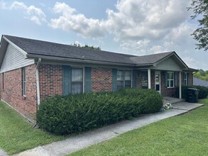 Building Photo - 788 Ridgeview Dr