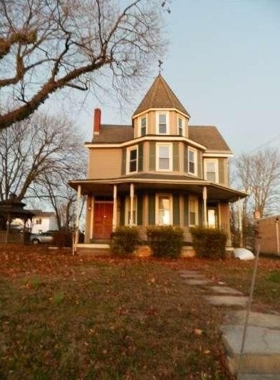 Primary Photo - 169 N Main St